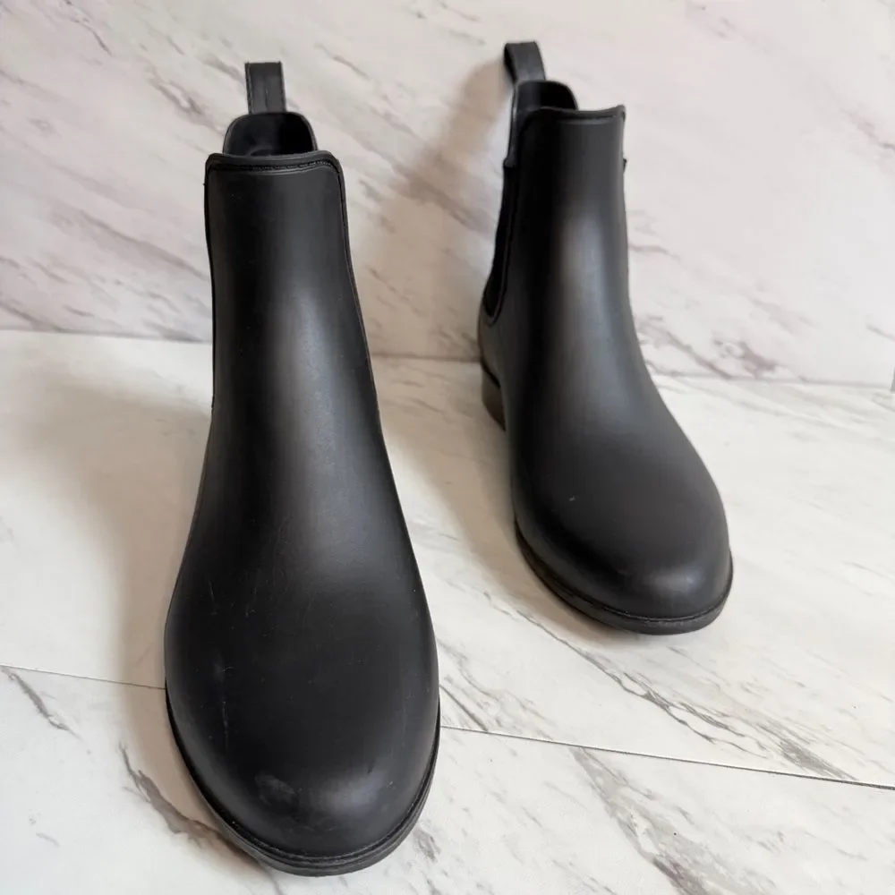 MICHAEL Michael Kors Charm Gore Matte Black Chelsea Rain Boots SZ 8